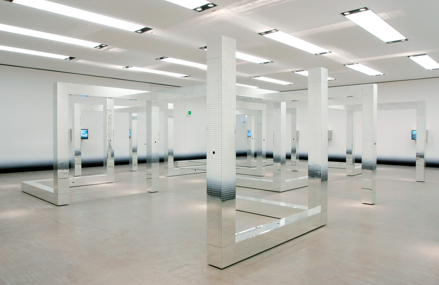 no how on | UGO RONDINONE